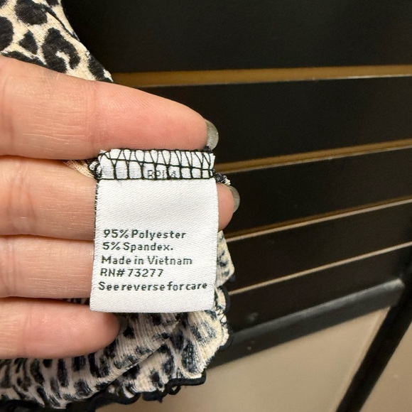 Nine West Leopard Print Short Sleeve Mock Neck Top Size L - Picture 3 of 4